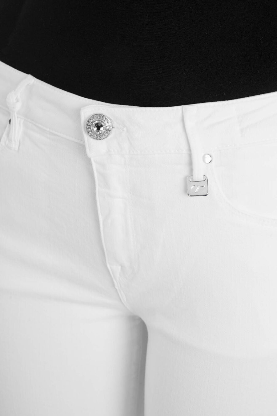 JEANS BIANCA FLARE CUT FLARE IN GABARDINA DI COTONE STRETCH BIANCO - immagine 10