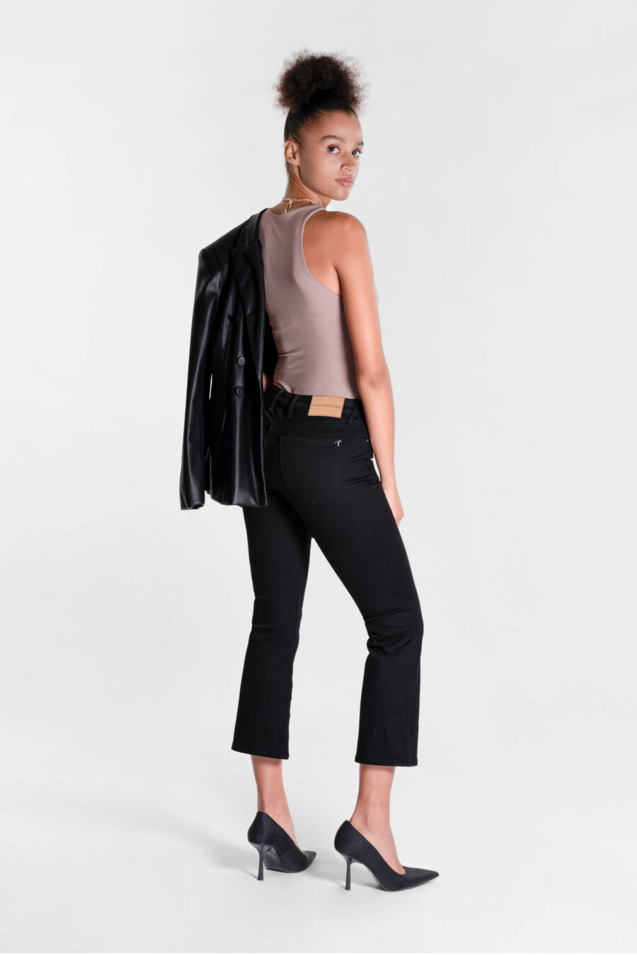 BIANCA FLARE CUT JEANS IN BLACK STRETCH DENIM - Image 3
