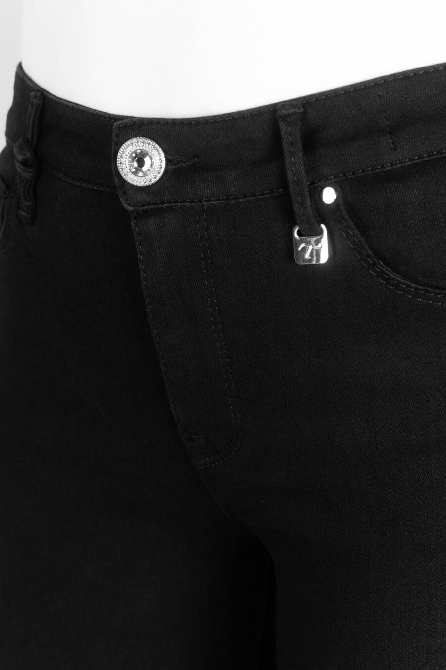 BIANCA FLARE CUT JEANS IN BLACK STRETCH DENIM - Image 9