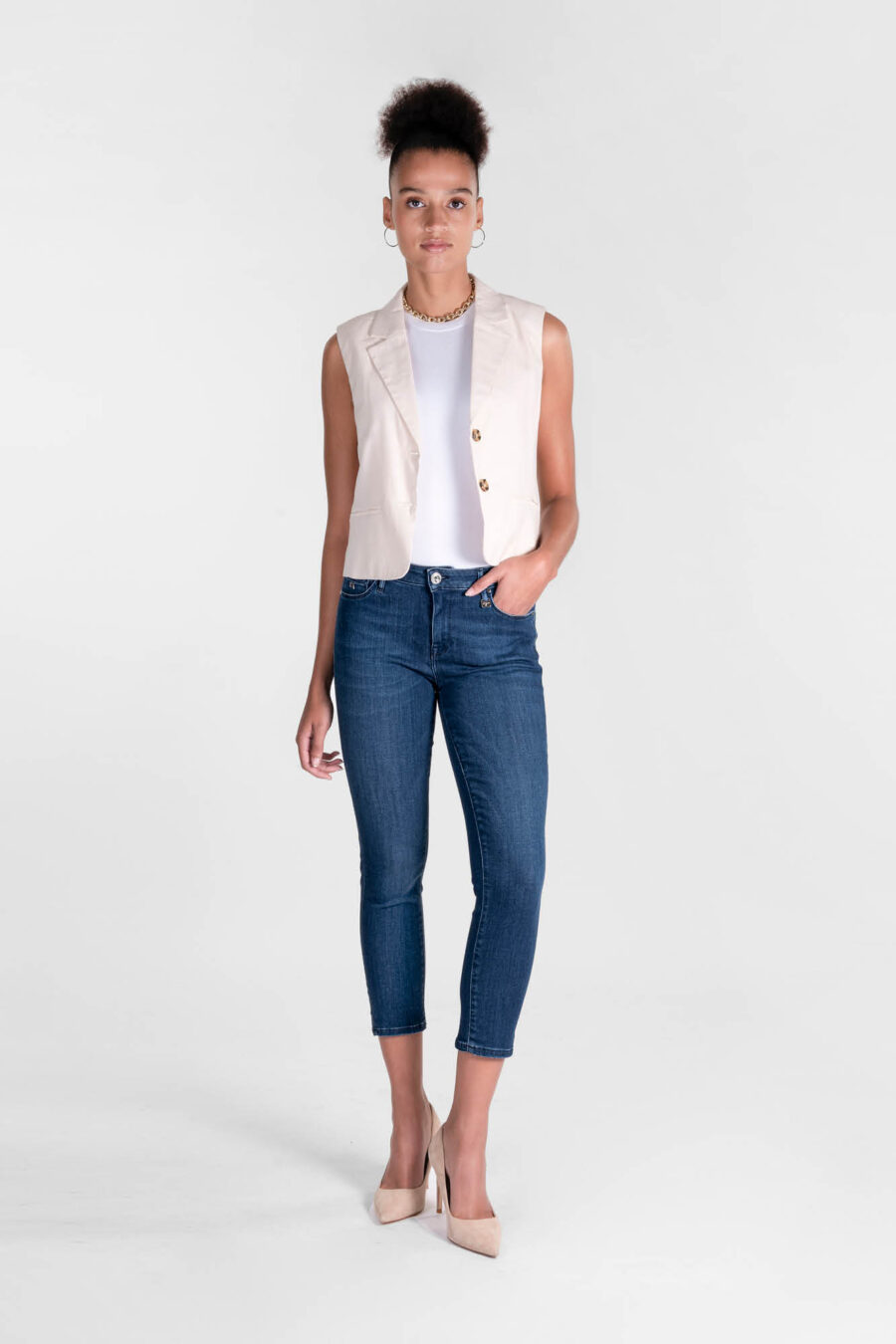 BIANCA CAPRI SKINNY JEANS IN MEDIUM BLUE STRETCH DENIM - Image 2