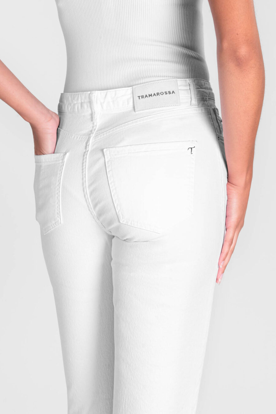 MONICA FLARE CUT PANTS IN WHITE COTTON BULL - Image 4