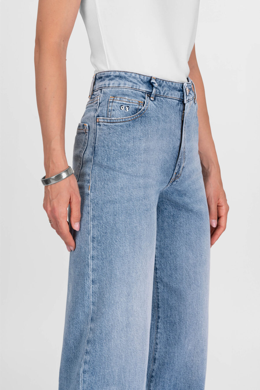 VIOLA WIDE LEG JEANS IN LIGHT BLUE DENIM - Image 5