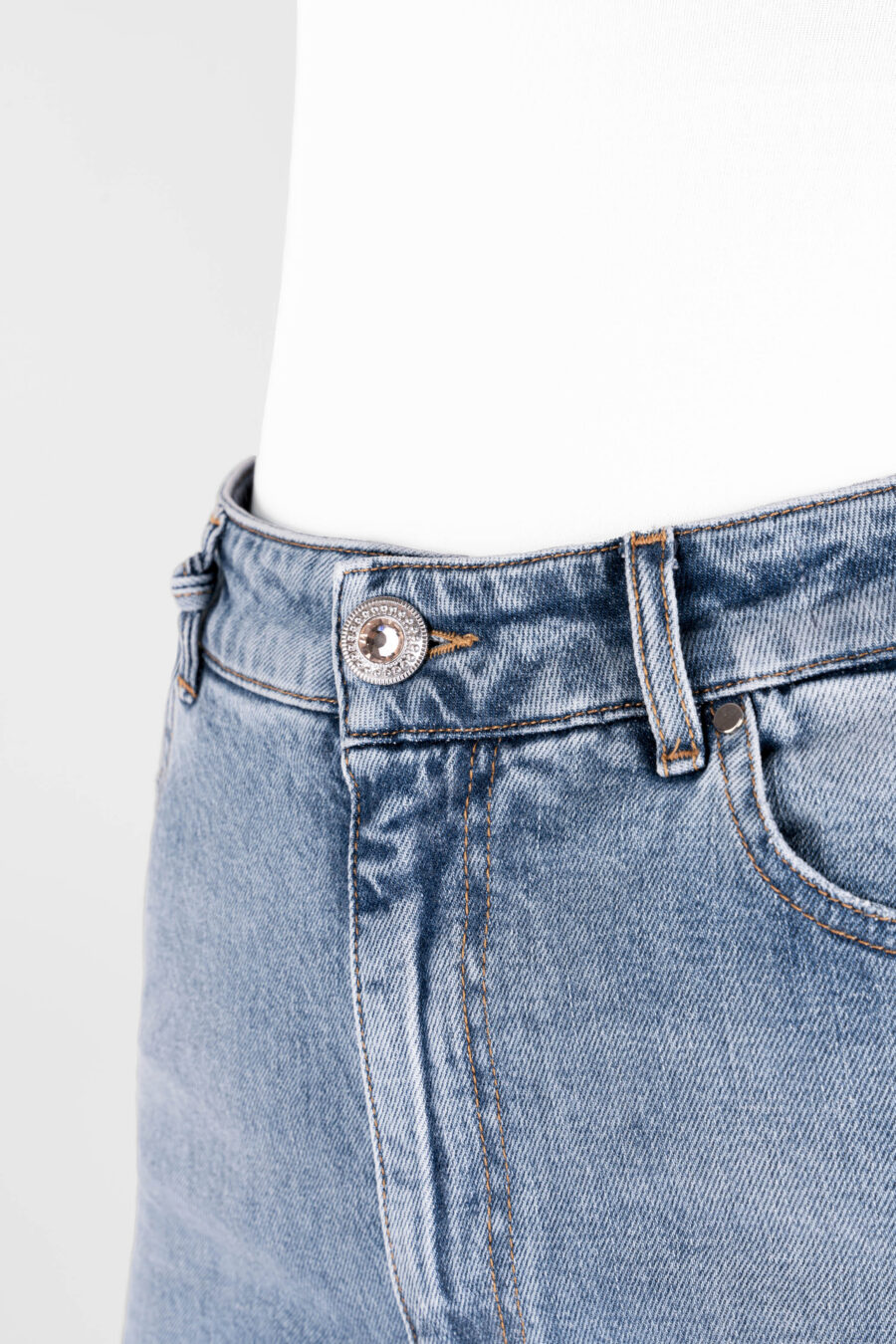 VIOLA WIDE LEG JEANS IN LIGHT BLUE DENIM - Image 10