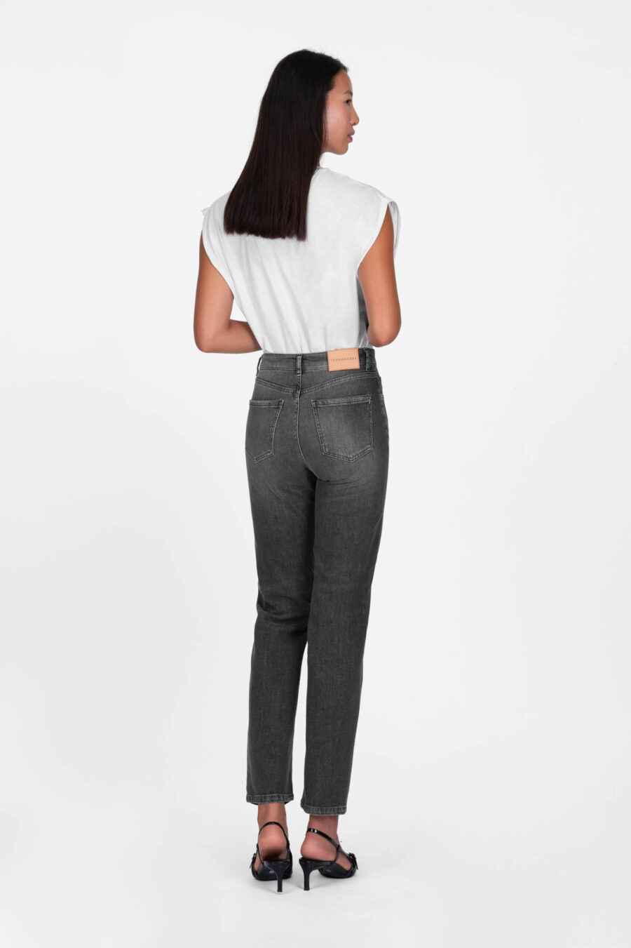 MONICA MUM JEANS IN BLACK DENIM - Image 3