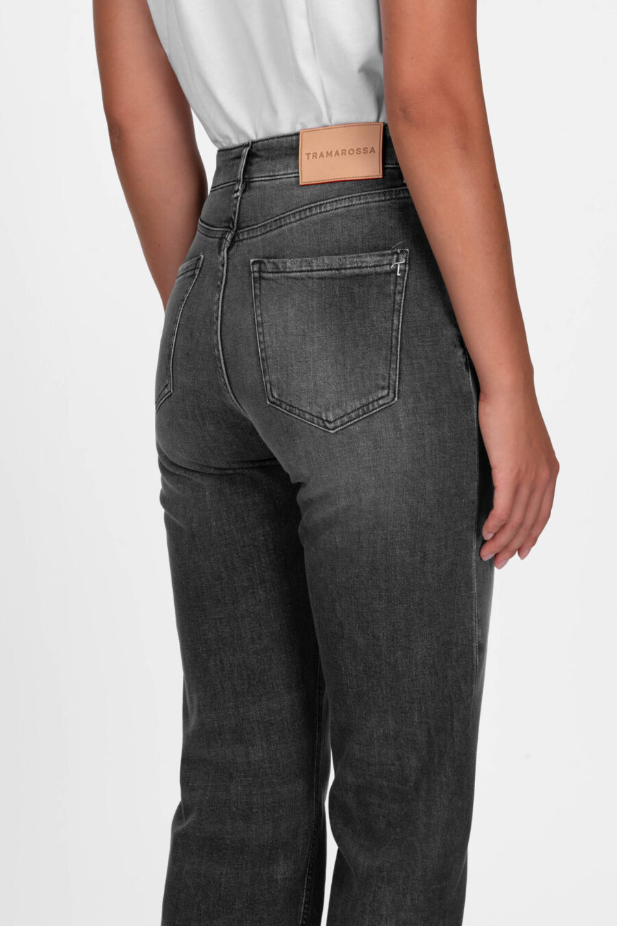 MONICA MUM JEANS IN BLACK DENIM - Image 5