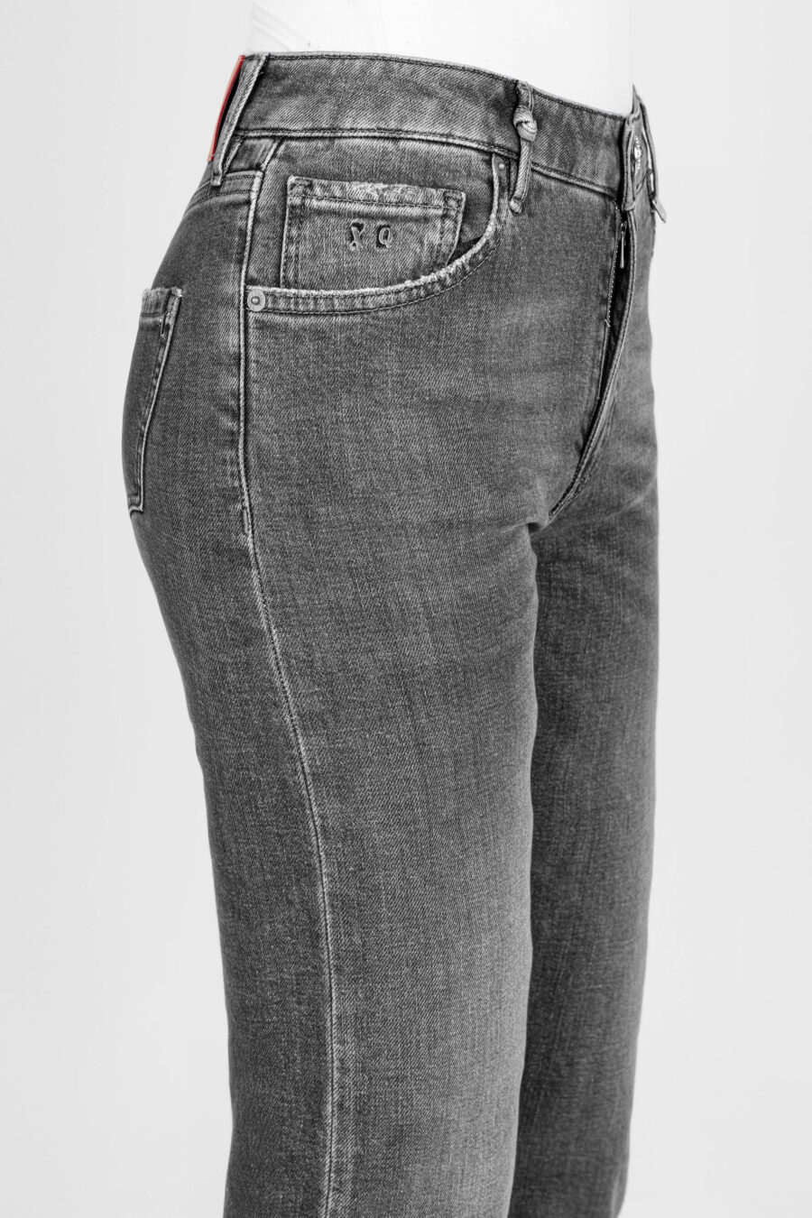 MONICA MUM JEANS IN BLACK DENIM - Image 7